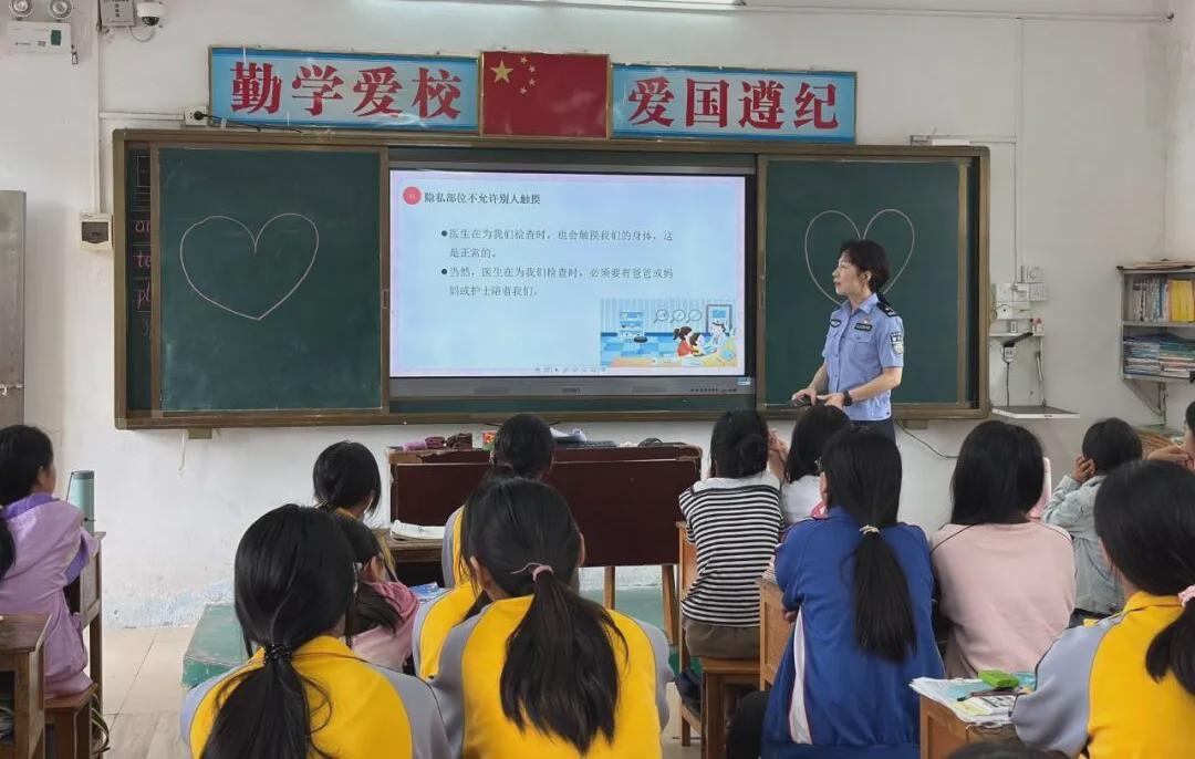 临江市小学领导团队革新，引领未来教育新篇章启航